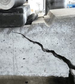 TÜV AUSTRIA TVFA performs fatigue testing of a monoblock concrete sleeper during certification (EN 13230).